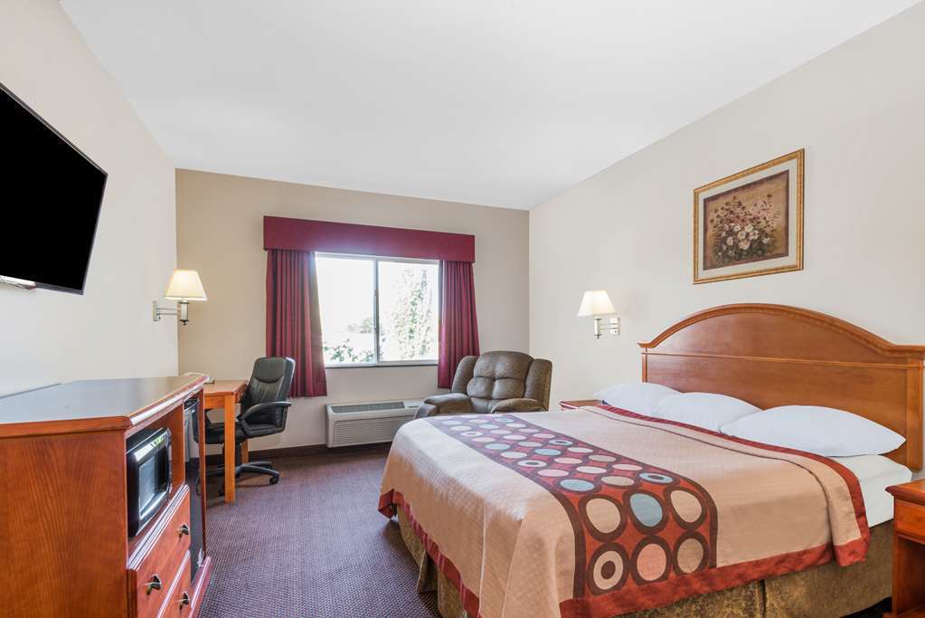 Super 8 By Wyndham Salina Hotell Rum bild
