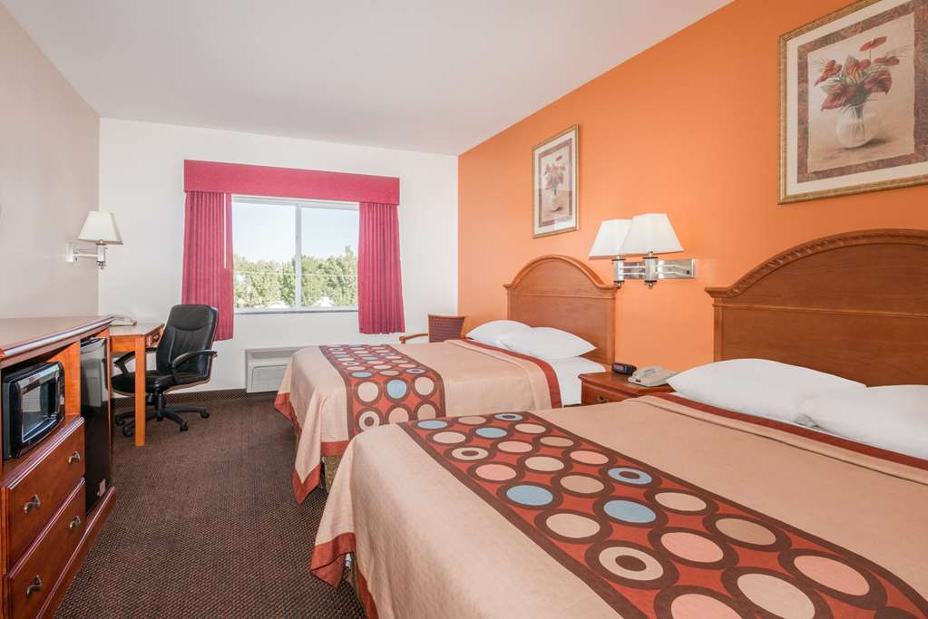 Super 8 By Wyndham Salina Hotell Rum bild